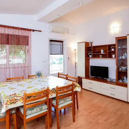 Apartment Nada Orebic